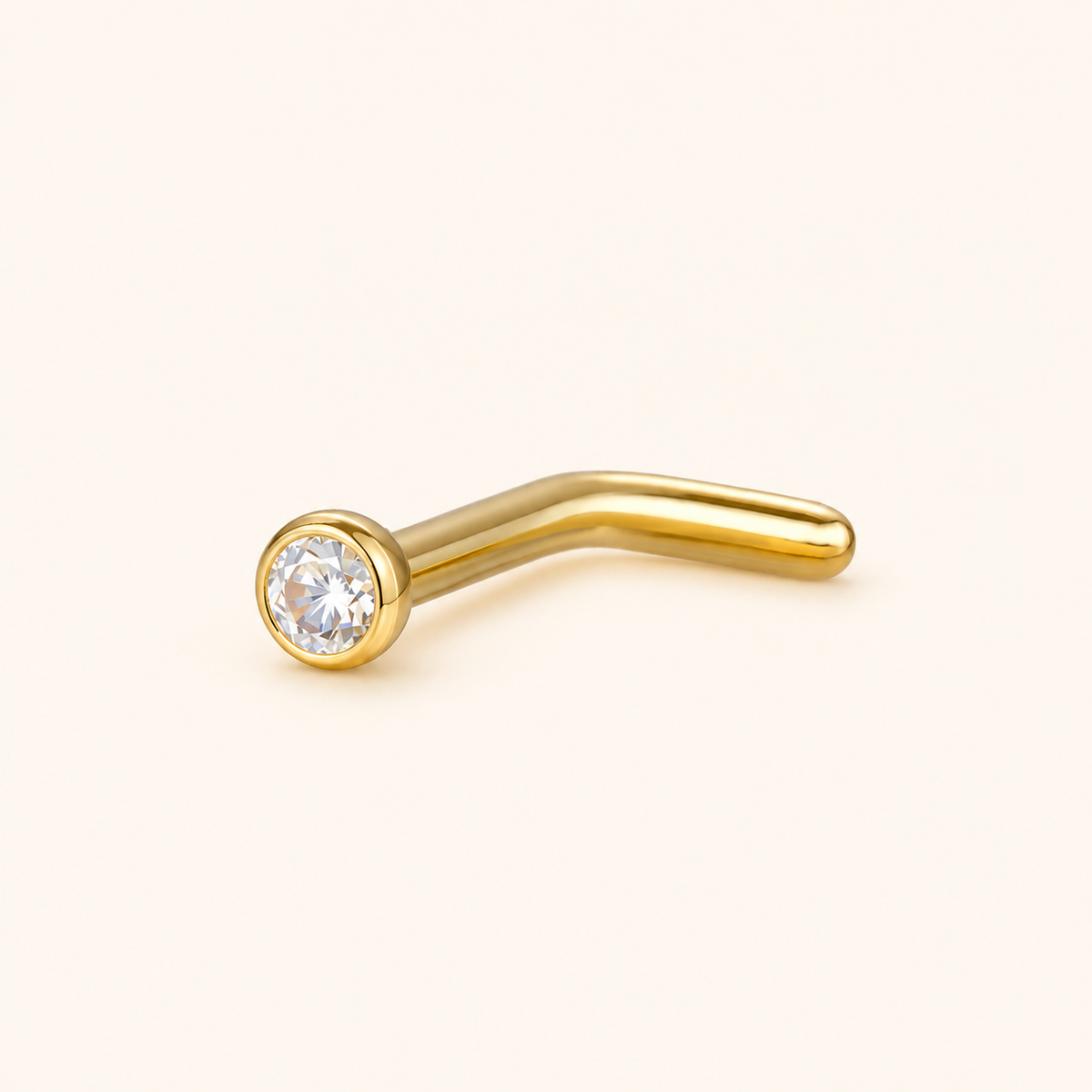 [TOPOSH-ROLE-ORDER-CLEANUP-20260717-BATCH09:TP-NS-L-GD-18G6-T2-CLCZ-830:01] Clear CZ Titanium L-Bend Nose Stud – Gold, 6+2mm | 01_primary_product_bg