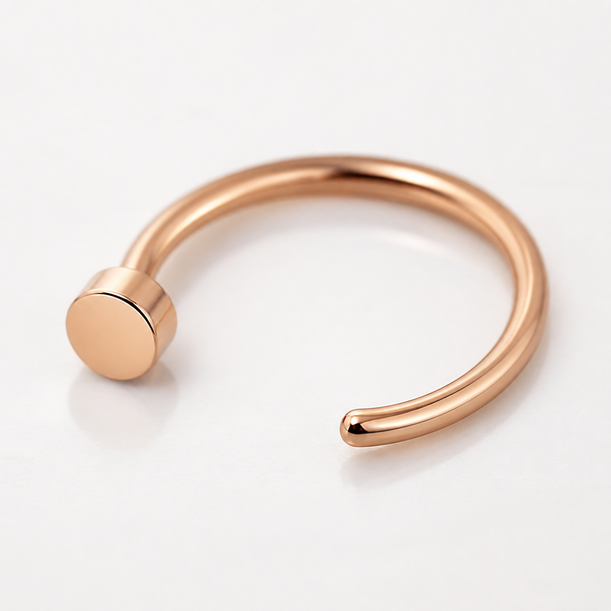 [TOPOSH-ROLE-ORDER-CLEANUP-20260717-BATCH12:TP-NS-RG-18G8-PLN-662:01] Titanium Nose Hoop – Rose Gold | 01_primary_product_bg