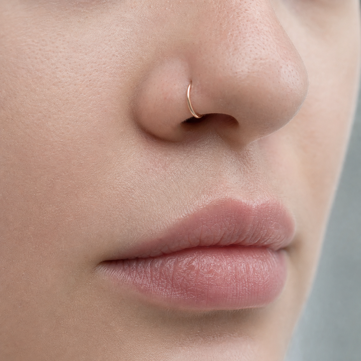 [TOPOSH-ROLE-ORDER-CLEANUP-20260717-BATCH12:TP-NS-RG-18G8-PLN-662:02] Titanium Nose Hoop – Rose Gold | 02_model_white
