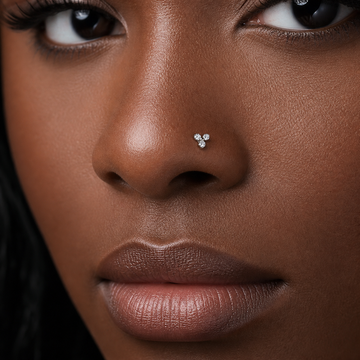 [TOPOSH-ROLE-ORDER-CLEANUP-20260717-BATCH12:TP-NS-SIL-0.8-CLCZ-052:03] Clear CZ Titanium Nose Jewelry – Silver | 03_model_black