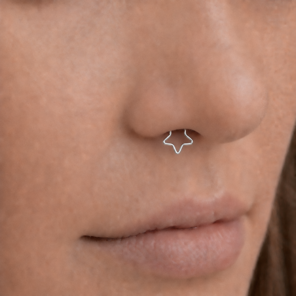 [TOPOSH-ROLE-ORDER-CLEANUP-20260717-BATCH13:TP-NS-SIL-16G12-PLN-004:02] Star Titanium Nose Jewelry – Silver, 12mm | 02_model_white