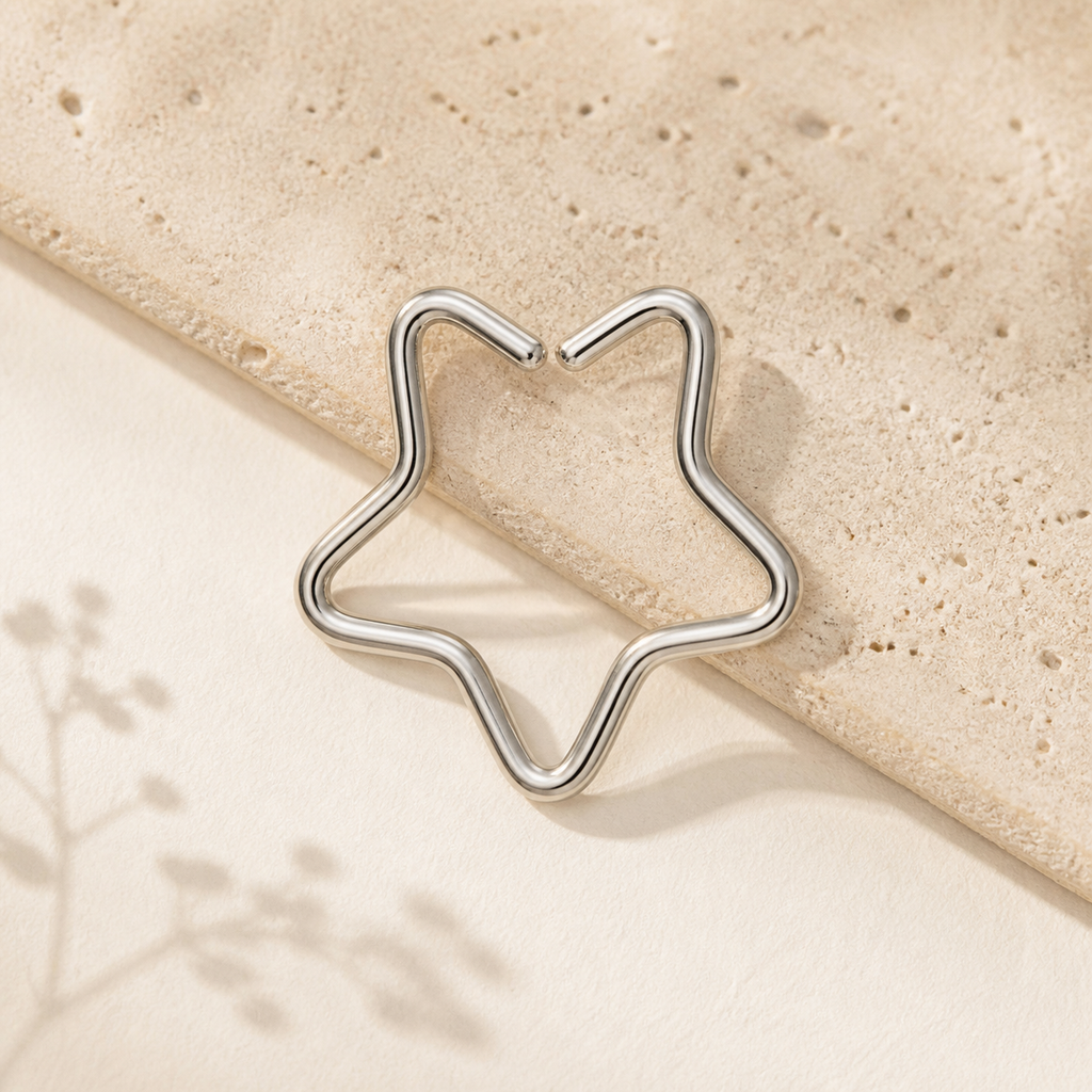 [TOPOSH-ROLE-ORDER-CLEANUP-20260717-BATCH13:TP-NS-SIL-16G12-PLN-004:06] Star Titanium Nose Jewelry – Silver, 12mm | 06_accessory_flatlay