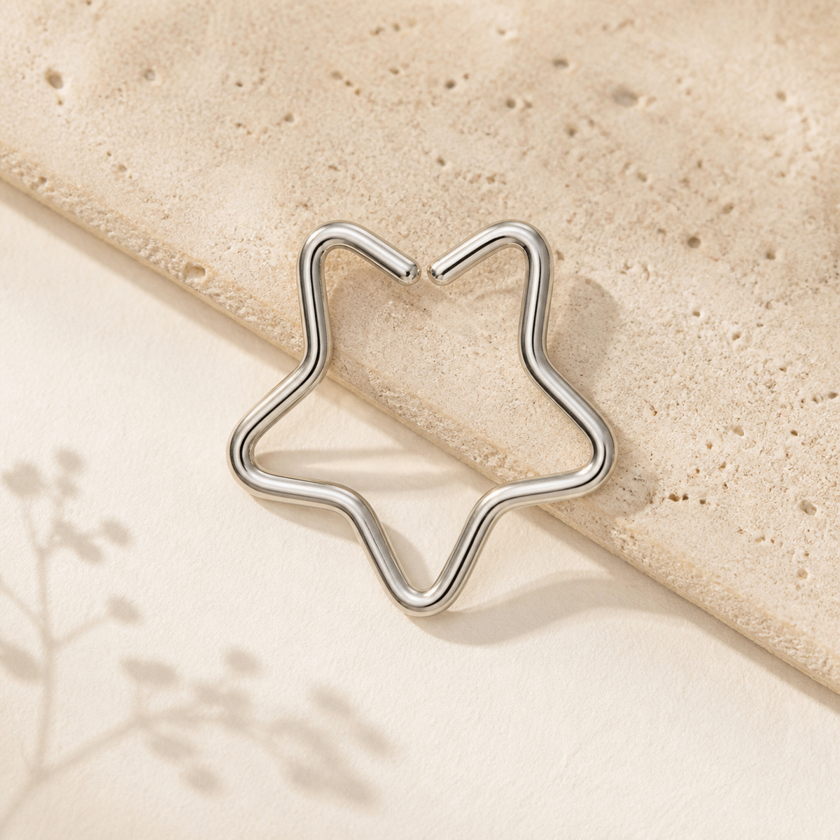 [TOPOSH-ROLE-ORDER-CLEANUP-20260717-BATCH13:TP-NS-SIL-16G12-PLN-004:06] Star Titanium Nose Jewelry – Silver, 12mm | 06_accessory_flatlay