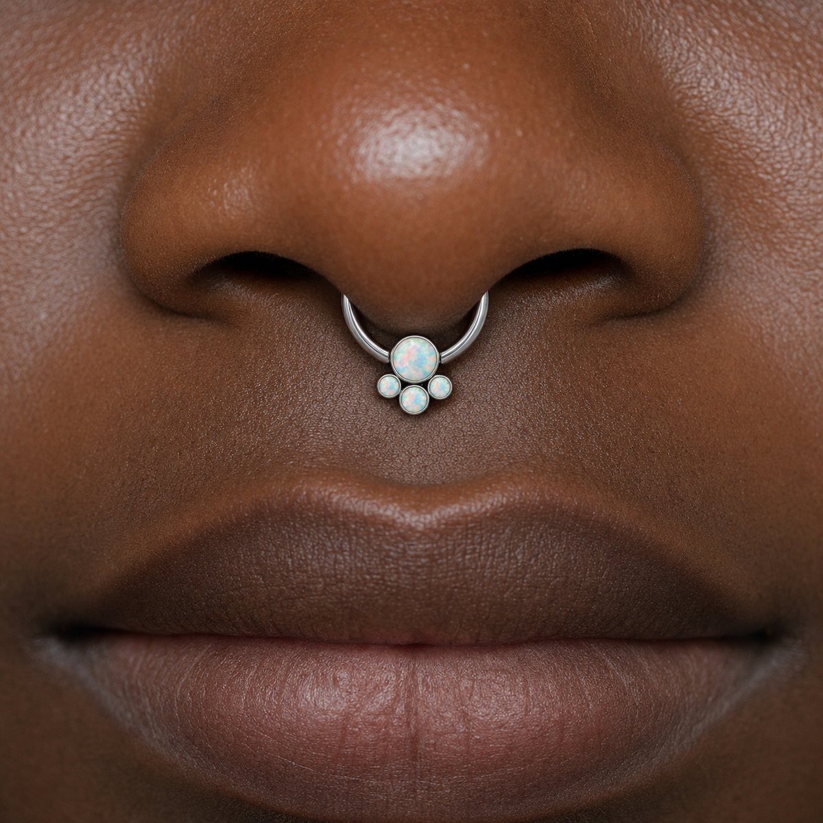 [TOPOSH-LEGACY-LAYOUT-REPAIR-20260717-LEGACY16:TP-BCR-SIL-16G8-T4-OP17-002:03] White Opal Titanium Captive Bead Ring – Silver | 03_model_black