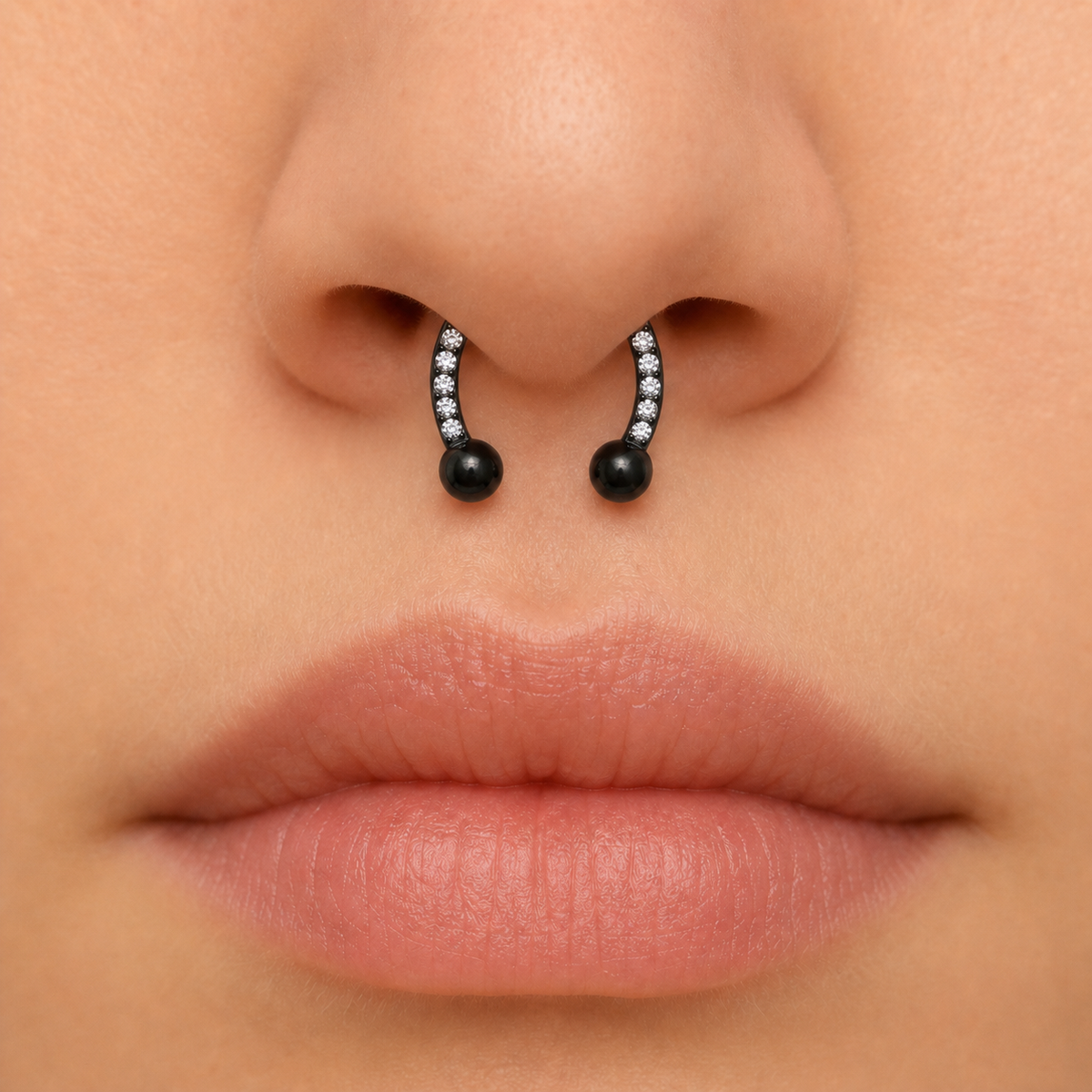 [TOPOSH-LEGACY-LAYOUT-REPAIR-20260717-LEGACY19:TP-HS-EX-BK-16G8-B3-B3-CLCZ-002:02] Clear CZ Titanium Horseshoe Ring – Black | 02_model_white