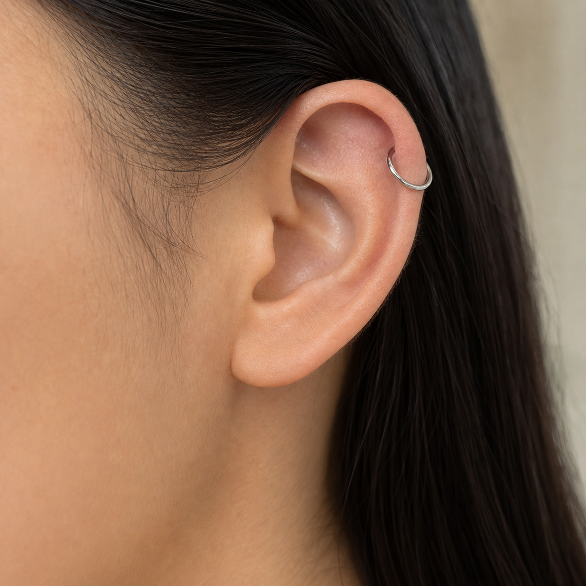 [TOPOSH-LEGACY-LAYOUT-REPAIR-20260717-LEGACY13:TP-HOP-RD-SIL-20G7-PLN-003:02] Titanium Hoop – Silver, 7mm | 02_model_white