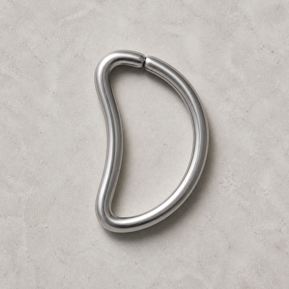 [TOPOSH-LEGACY-LAYOUT-REPAIR-20260717-LEGACY13:TP-HOP-SIL-16G10-PLN-003:06] D-Shape Titanium Hoop – Silver | 06_accessory_flatlay