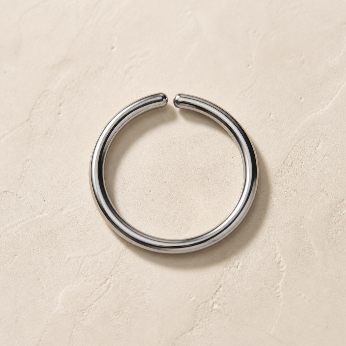[TOPOSH-LEGACY-LAYOUT-REPAIR-20260717-LEGACY12:TP-HOP-RD-SIL-20G6-PLN-002:06] Titanium Hoop – Silver, 6mm | 06_accessory_flatlay