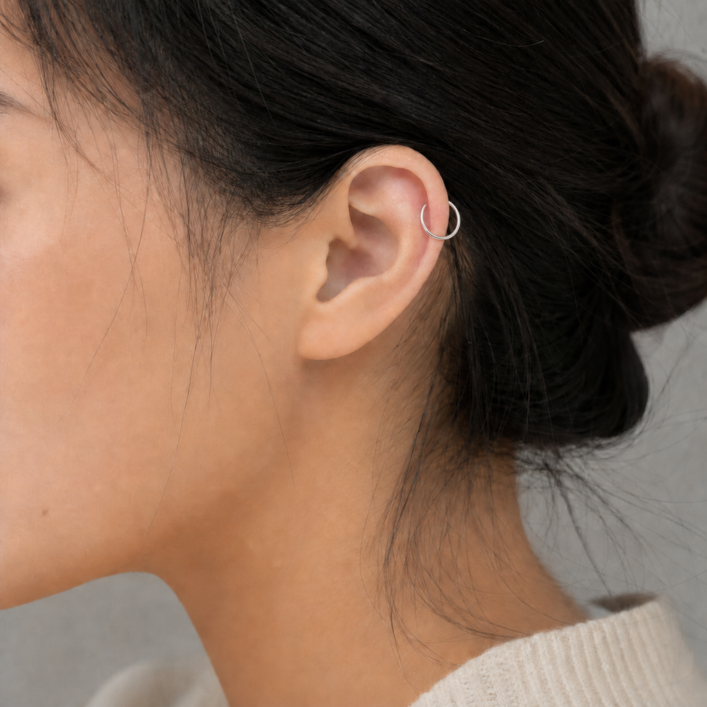 [TOPOSH-LEGACY-LAYOUT-REPAIR-20260717-LEGACY13:TP-HOP-SIL-20G8-PLN-090:04] Titanium Hoop – Silver, 8mm | 04_model_asian