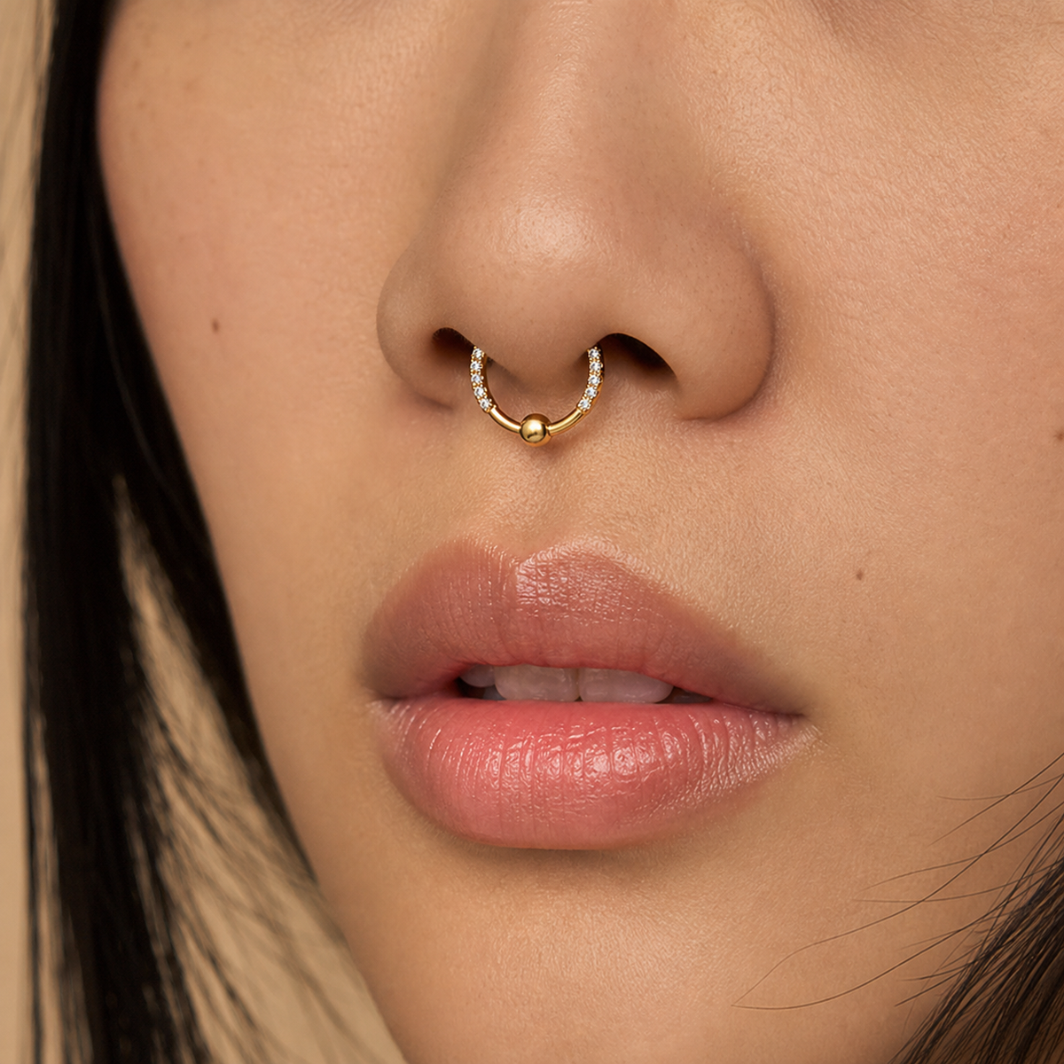 [TOPOSH-LEGACY-LAYOUT-REPAIR-20260717-LEGACY15:TP-BCR-GD-16G8-CLCZ-004:04] Pavé Clear CZ Titanium Captive Bead Ring – Gold | 04_model_asian
