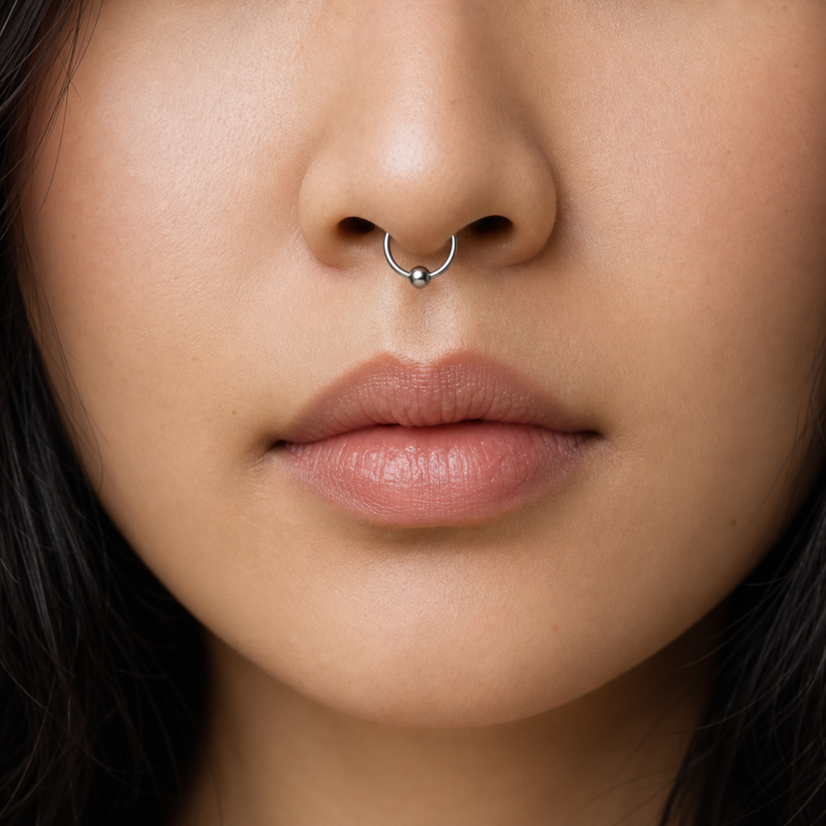 [TOPOSH-LEGACY-LAYOUT-REPAIR-20260717-LEGACY15:TP-BCR-SIL-16G8-PLN-002:04] Titanium Captive Bead Ring – Silver | 04_model_asian