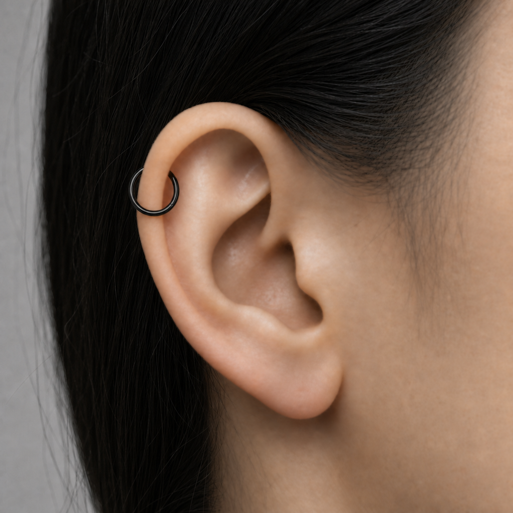 [TOPOSH-LEGACY-LAYOUT-REPAIR-20260717-LEGACY25:TP-SR-BK-14G8-PLN-934:04] Titanium Segment Ring – Black, 8mm | 04_model_asian