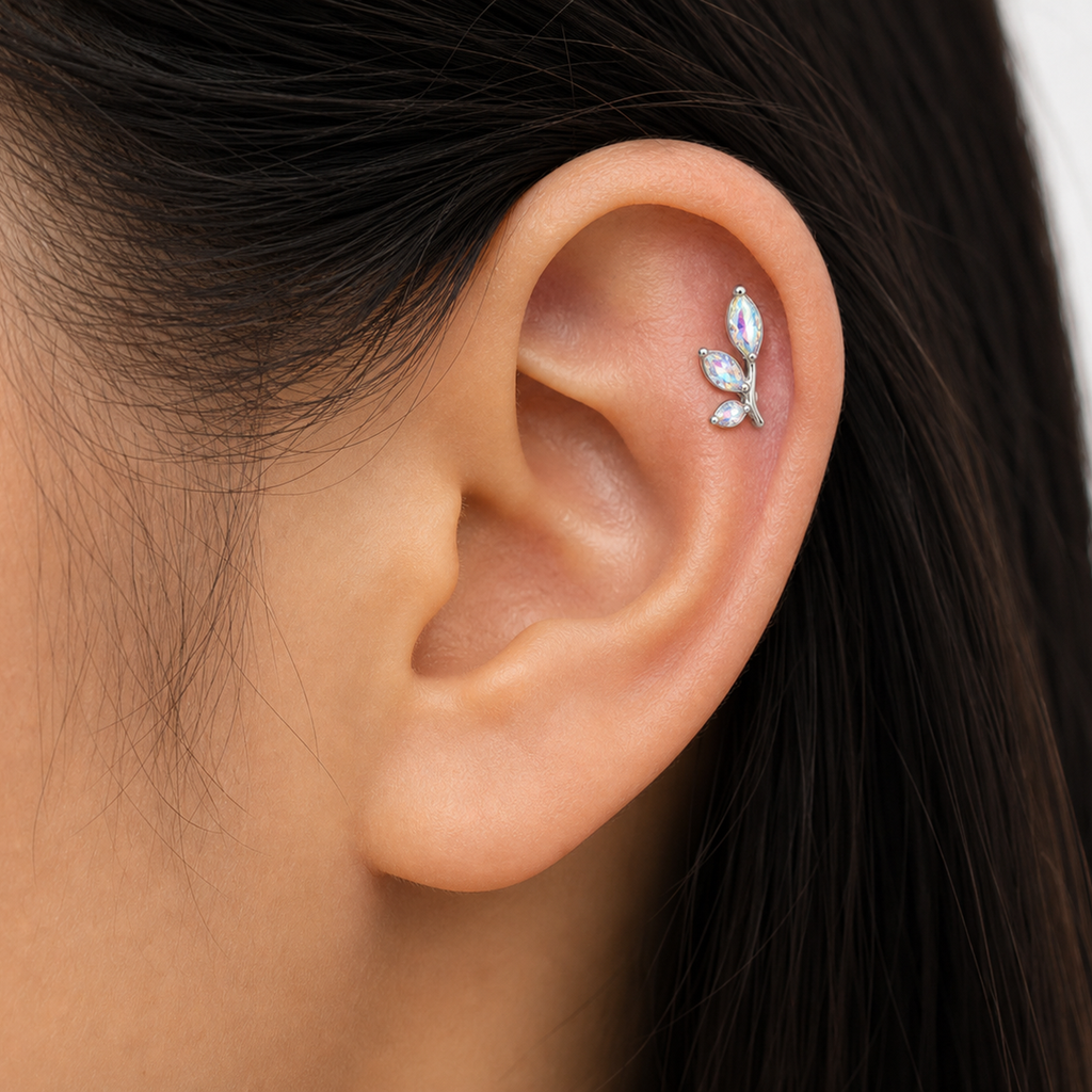 [TOPOSH-LEGACY-LAYOUT-REPAIR-20260717-LEGACY27:TP-FB-IN-SIL-16G8-T4-ABCZ-018:04] Vine Aurora CZ Titanium Flat Back – Silver | 04_model_asian