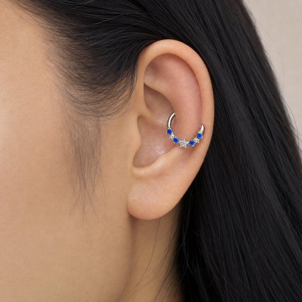 [TOPOSH-LEGACY-LAYOUT-REPAIR-20260717-LEGACY27:TP-SR-SIL-16G8-CLCZ-205:04] Moon Clear CZ Titanium Segment Ring – Silver | 04_model_asian
