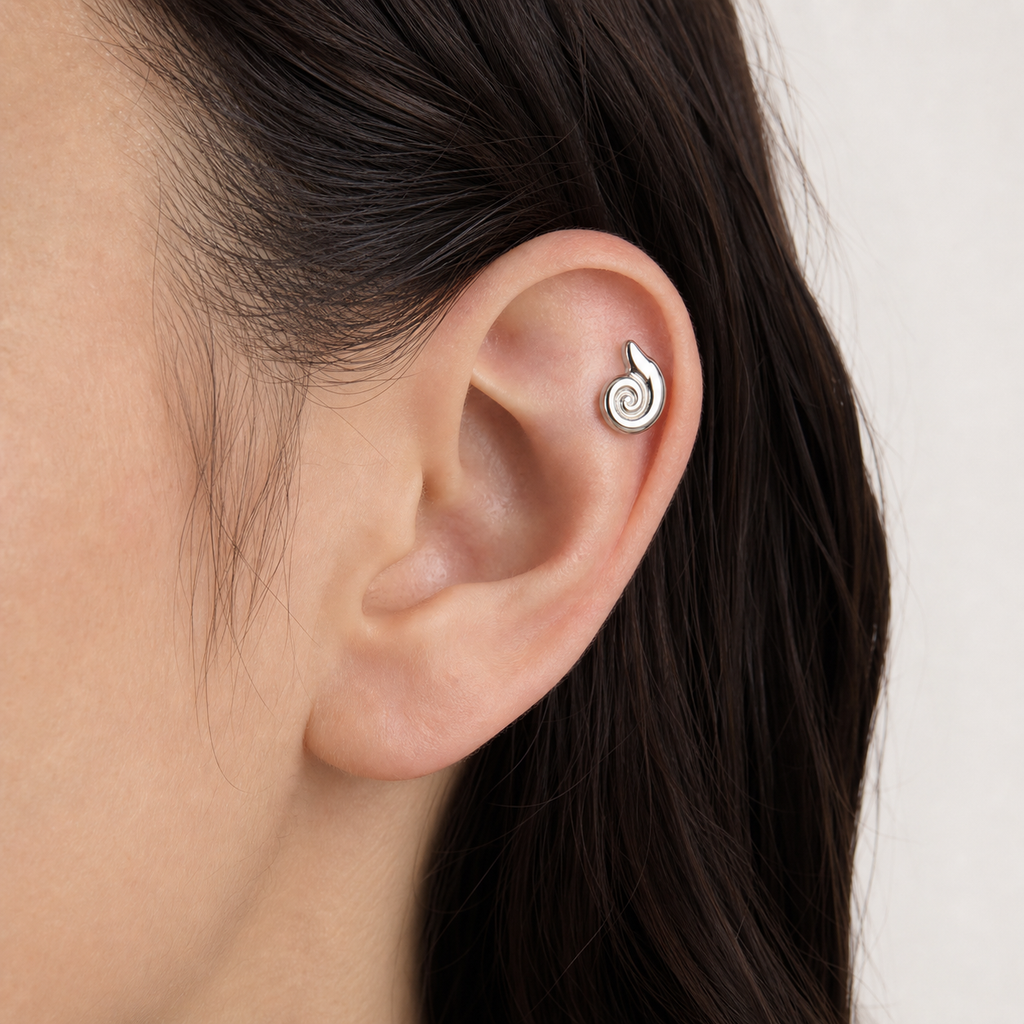 [TOPOSH-LEGACY-LAYOUT-REPAIR-20260717-LEGACY33:TP-FB-IN-SIL-18G6-T4-PLN-157:02] Claw Titanium Flat Back – Silver | 02_model_white