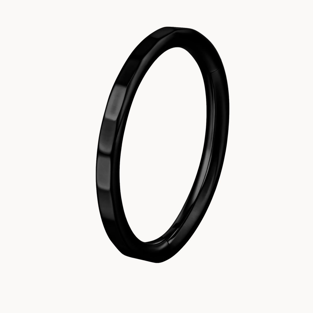 [PRIMARY-BACKGROUND-NORMALIZATION-20260718-BATCH01:TP-SR-BK-16G8-PLN-907:01] Faceted Titanium Segment Ring – Black | 01_primary_product_bg