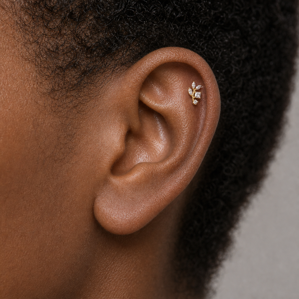 [TOPOSH-LEGACY-LAYOUT-REPAIR-20260717-LEGACY02:TP-CAR-EX-GD-16G6-T4-SW001-013:03] Clear Crystal Titanium Cartilage Barbell – Gold, 6+4mm | 03_model_black