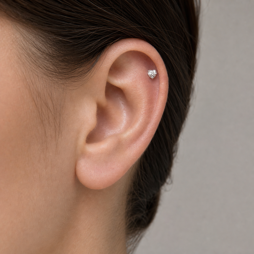 [TOPOSH-LEGACY-LAYOUT-REPAIR-20260717-LEGACY02:TP-CAR-EX-SIL-16G6-B4-B4-CLCZ-009:02] Clear CZ Titanium Cartilage Barbell – Silver | 02_model_white