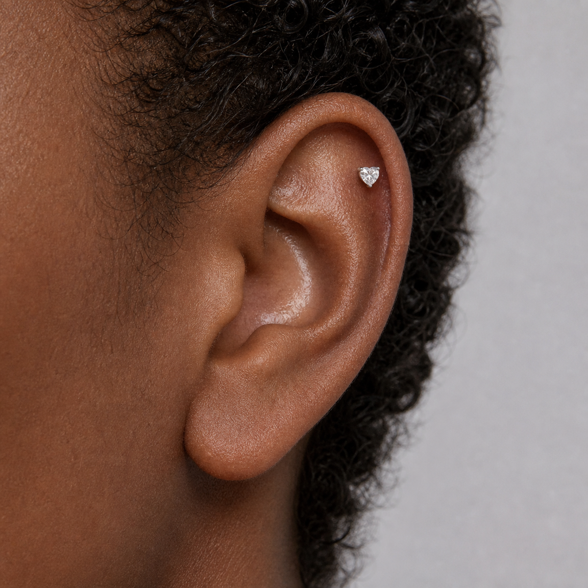 [TOPOSH-LEGACY-LAYOUT-REPAIR-20260717-LEGACY02:TP-CAR-EX-SIL-16G6-B4-B4-CLCZ-009:03] Clear CZ Titanium Cartilage Barbell – Silver | 03_model_black