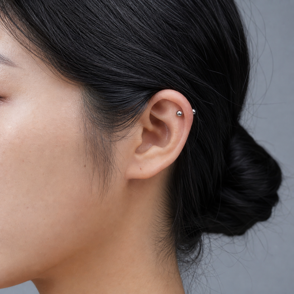 [TOPOSH-LEGACY-LAYOUT-REPAIR-20260717-LEGACY04:TP-CAR-IN-SIL-16G6-B4-B4-PLN-101:04] Titanium Cartilage Barbell – Silver, 6+4+4mm | 04_model_asian