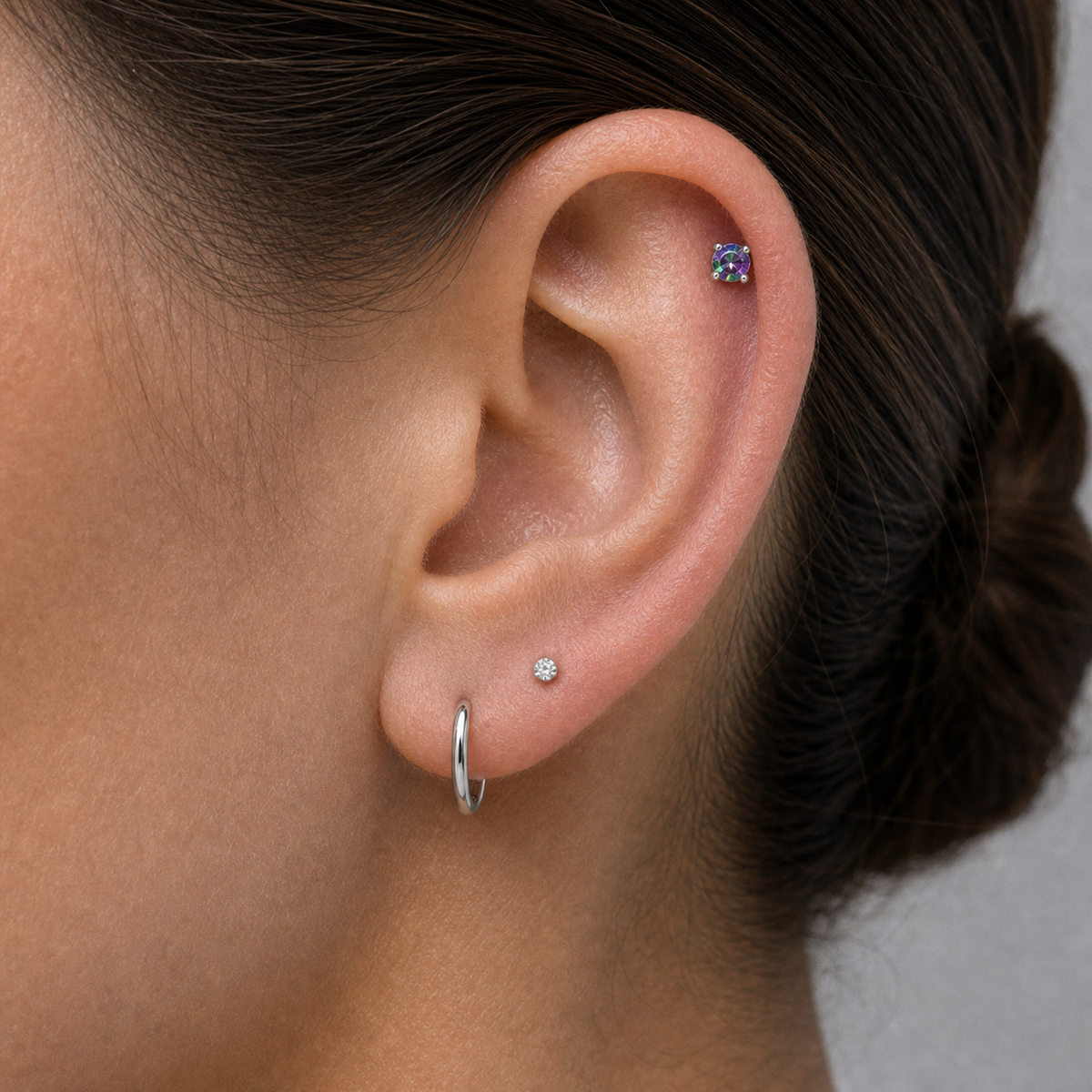 [TOPOSH-LEGACY-LAYOUT-REPAIR-20260717-LEGACY04:TP-CAR-SIL-16G6-B3-B3-RBCZ-145:04] Rainbow CZ Titanium Cartilage Barbell – Silver | 04_model_asian