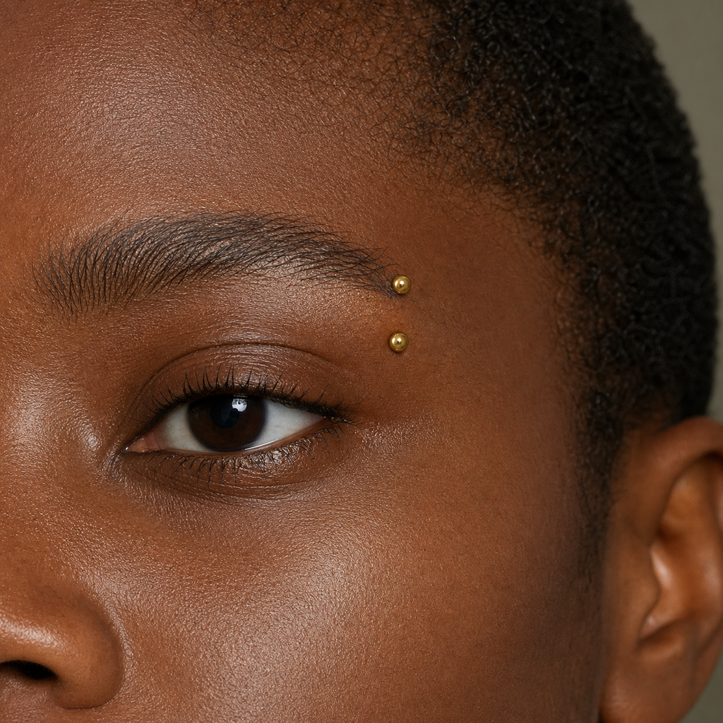 [TOPOSH-ROLE-ORDER-CLEANUP-20260717-BATCH16:TP-EBR-EX-GD-16G8-T3*3-PLN-416:03] Titanium Eyebrow Barbell – Gold | 03_model_black