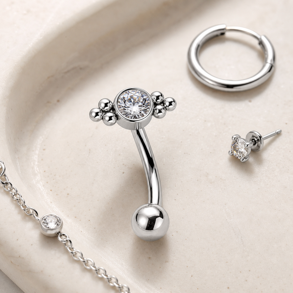 [TOPOSH-ROLE-ORDER-CLEANUP-20260717-BATCH17:TP-EBR-IN-SIL-16G8-CLCZ-016:06] Clear CZ Titanium Eyebrow Barbell – Silver | 06_accessory_flatlay