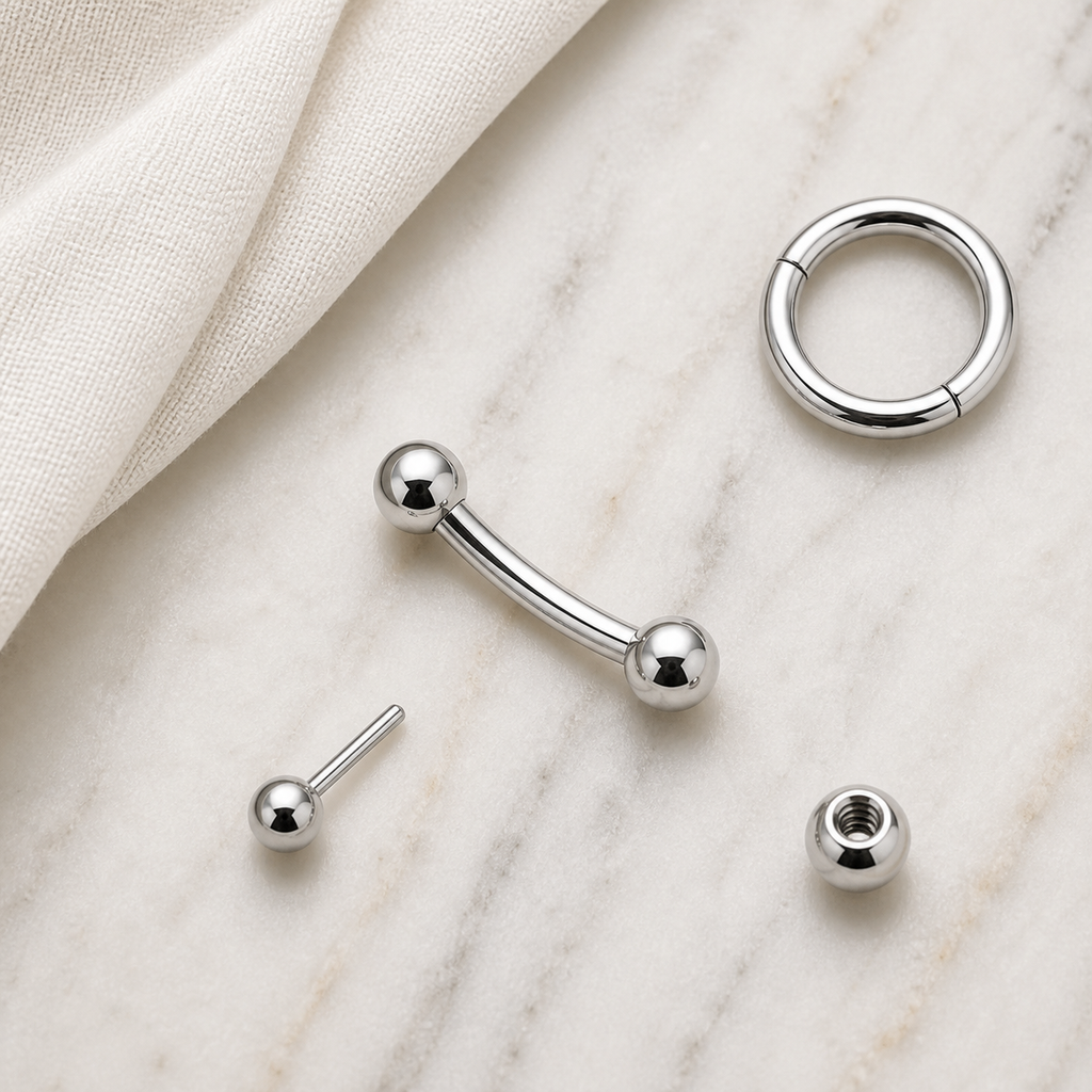 [TOPOSH-ROLE-ORDER-CLEANUP-20260717-BATCH16:TP-EBR-IN-SIL-16G8-PLN-022:06] Titanium Eyebrow Barbell – Silver | 06_accessory_flatlay