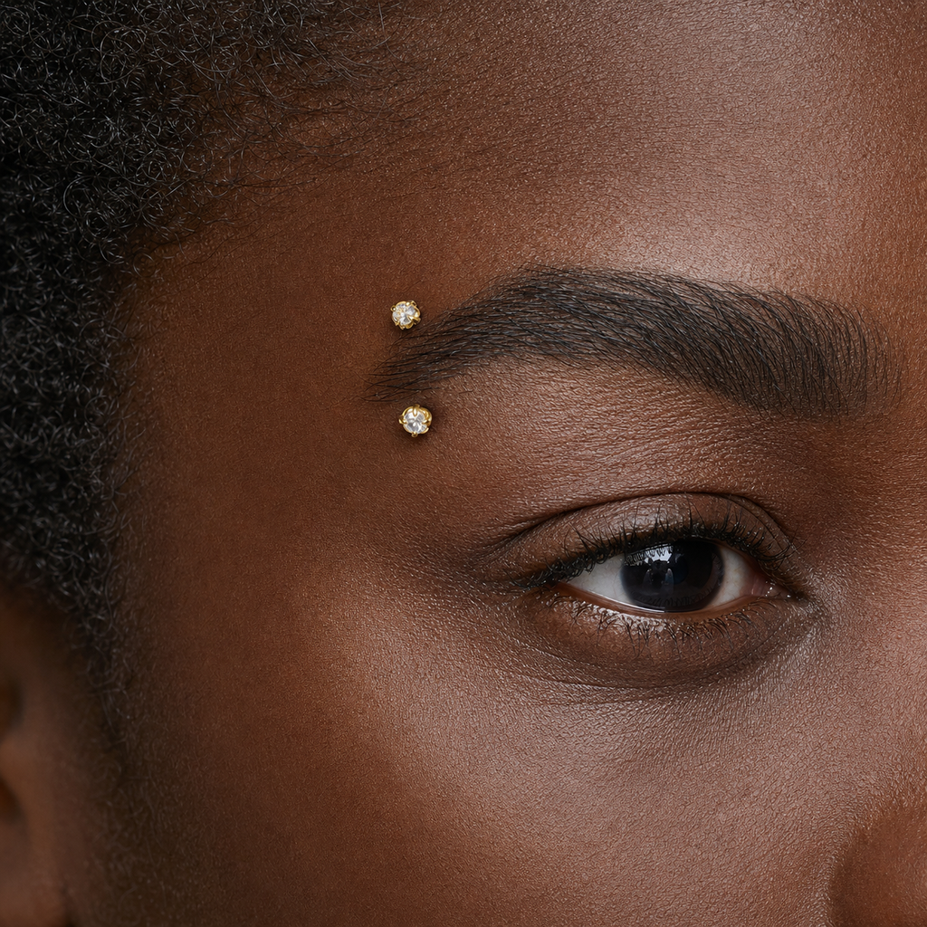 [TOPOSH-ROLE-ORDER-CLEANUP-20260717-BATCH16:TP-EBR-INCB-GD-16G8-B3-B3-CLCZ-012:03] Clear CZ Titanium Eyebrow Barbell – Gold | 03_model_black