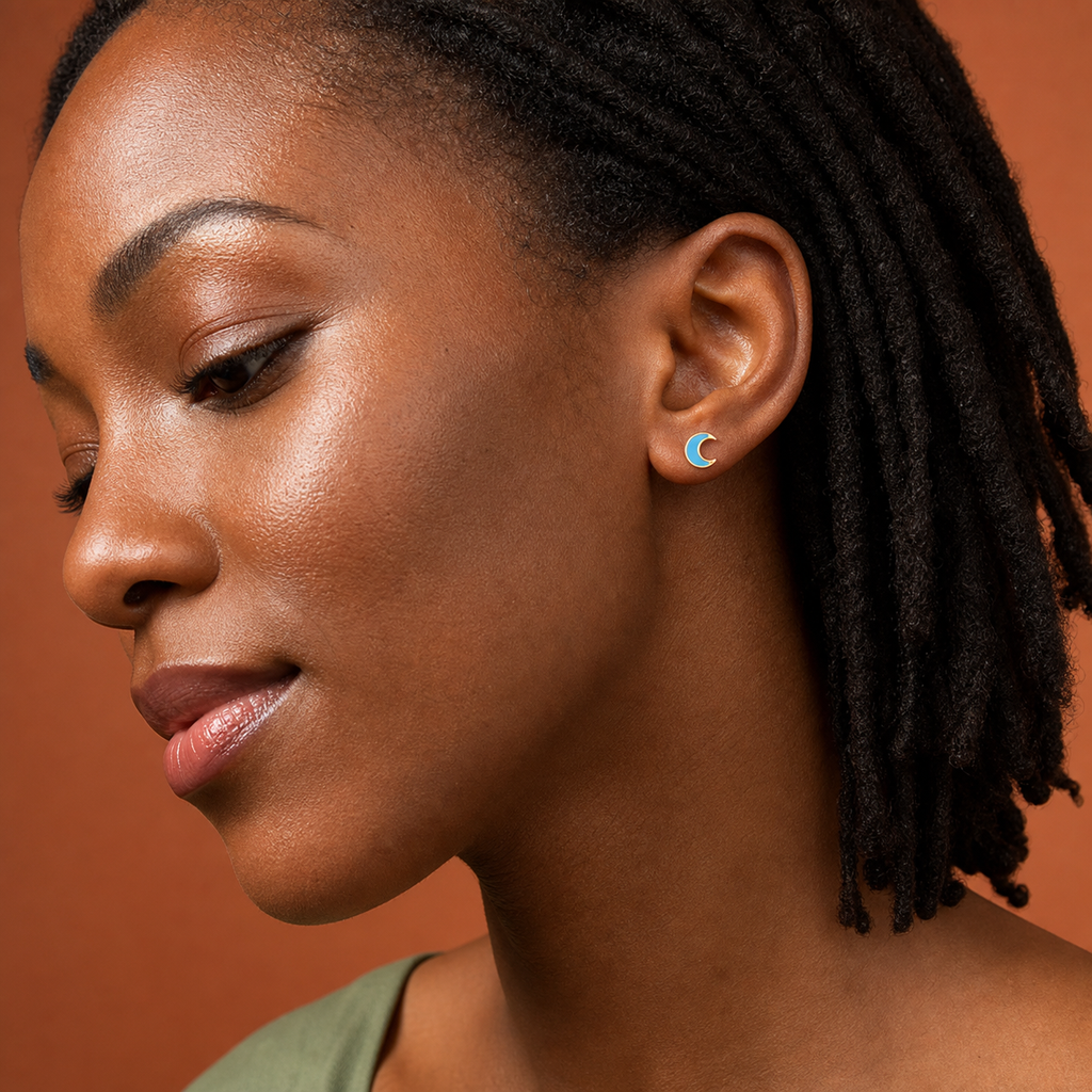 [TOPOSH-ROLE-ORDER-CLEANUP-20260717-BATCH18:TP-ER-EX-GD-20G8-T4-PLN-026:03] Titanium Earring – Gold | 03_model_black