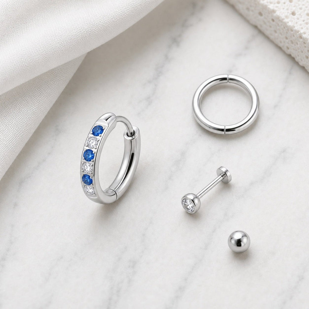 [TOPOSH-ROLE-ORDER-CLEANUP-20260717-BATCH17:TP-ER-SIL-20G8-CLCZ-028:06] Clear CZ Titanium Earring – Silver | 06_accessory_flatlay