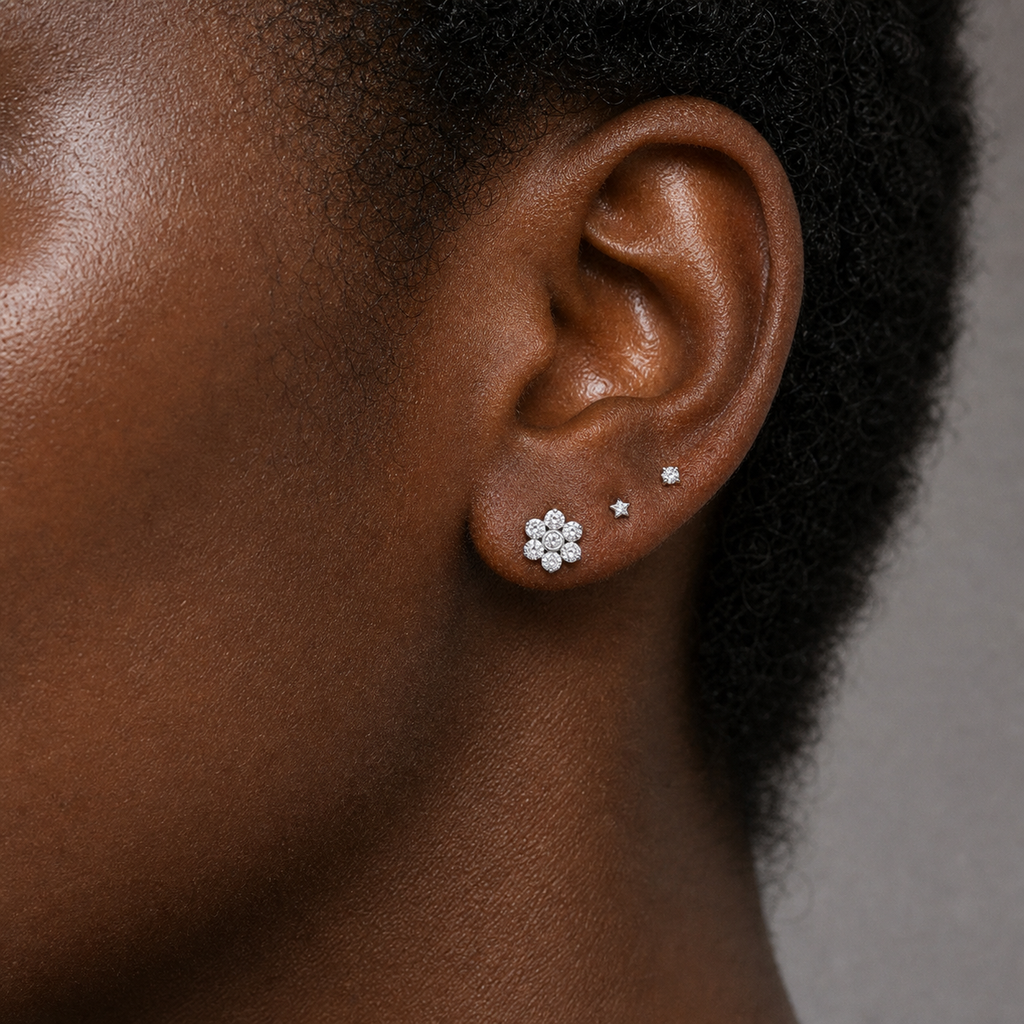 [TOPOSH-ROLE-ORDER-CLEANUP-20260717-BATCH18:TP-ER-SIL-CLCZ-060:03] Clear CZ Titanium Earring – Silver | 03_model_black