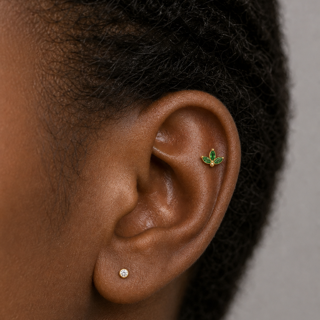 [TOPOSH-LEGACY-LAYOUT-REPAIR-20260717-LEGACY10:TP-FB-IN-GD-16G8-T4-SW205-005:03] Triple Marquise Emerald Crystal Titanium Flat Back – Gold | 03_model_black