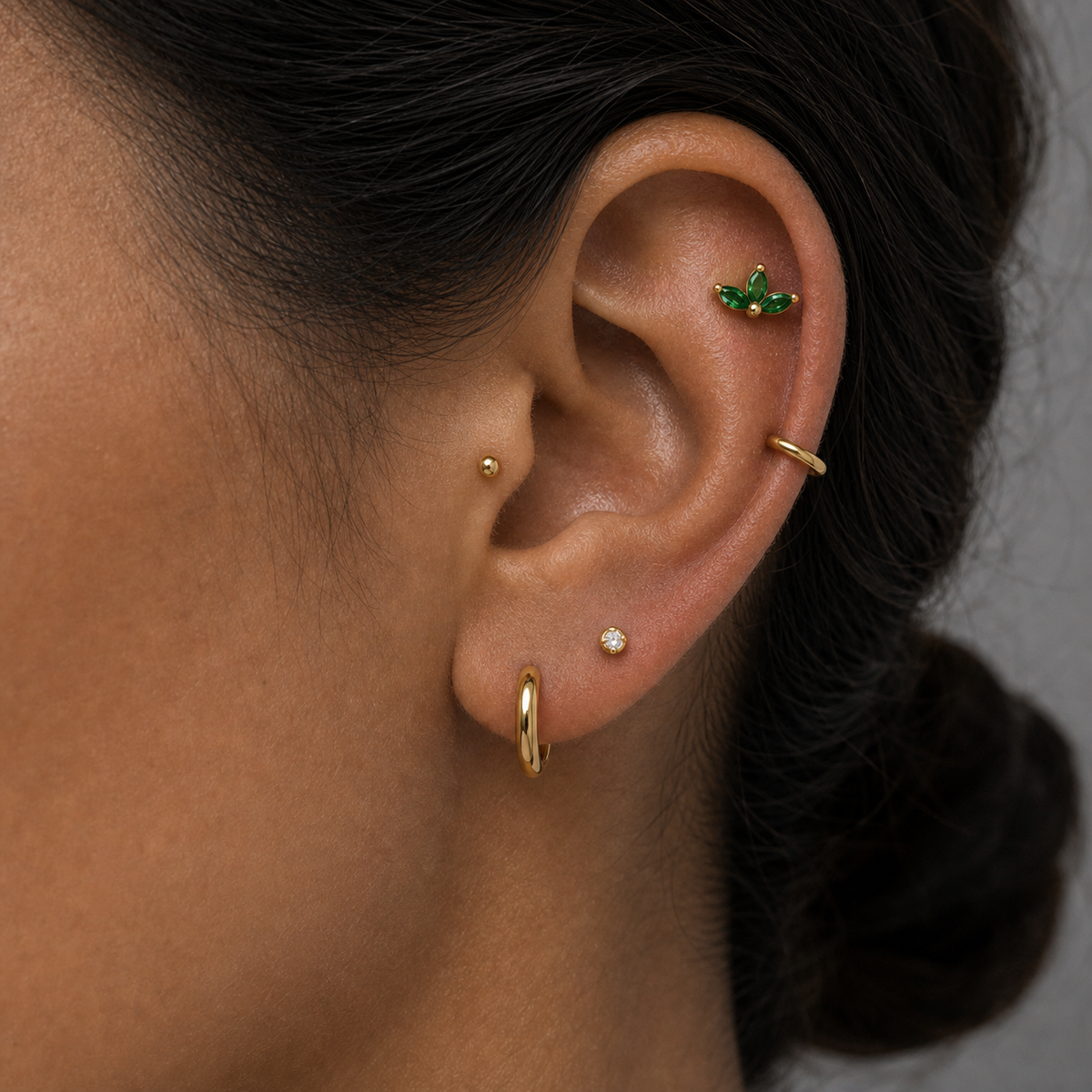 [TOPOSH-LEGACY-LAYOUT-REPAIR-20260717-LEGACY10:TP-FB-IN-GD-16G8-T4-SW205-005:04] Triple Marquise Emerald Crystal Titanium Flat Back – Gold | 04_model_asian