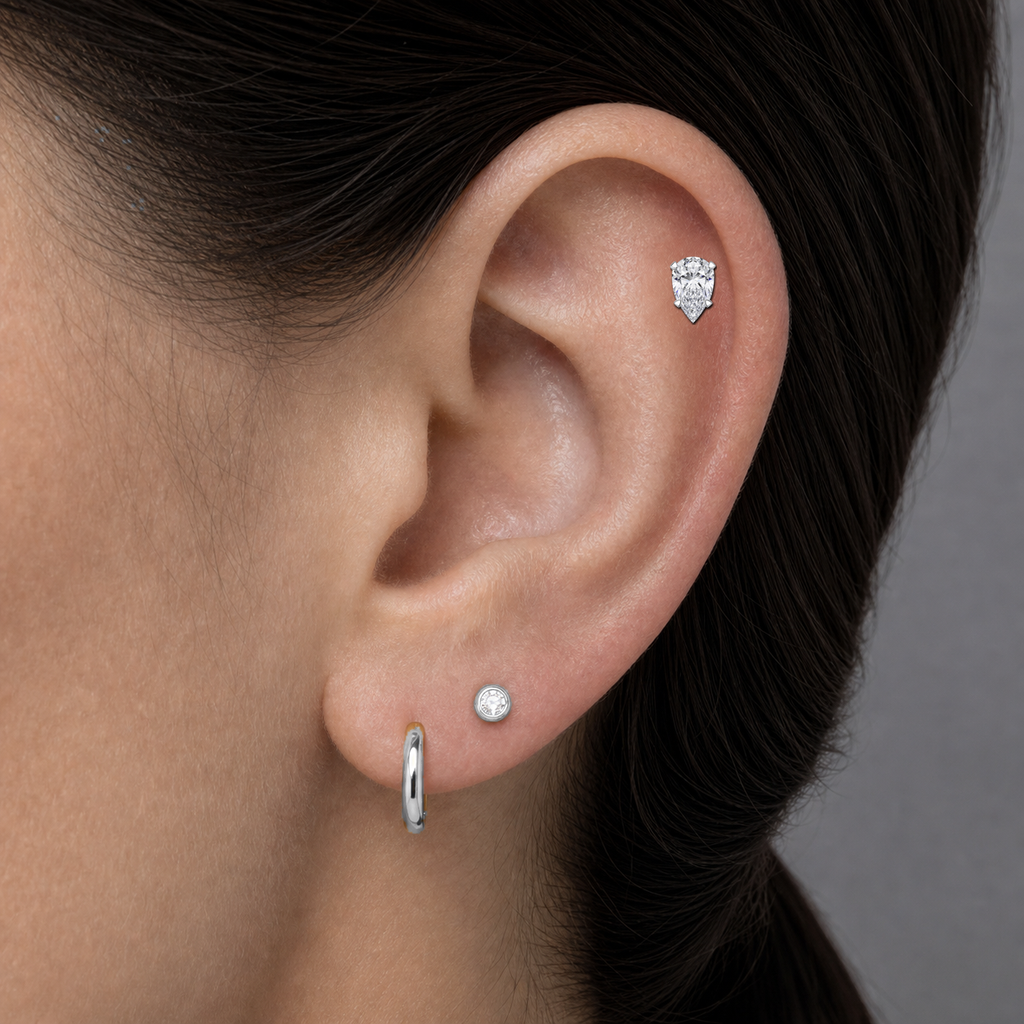 [TOPOSH-LEGACY-LAYOUT-REPAIR-20260717-LEGACY09:TP-FB-IN-SIL-16G8-T4-CLCZ-1480:02] Pear Clear CZ Titanium Flat Back – Silver | 02_model_white