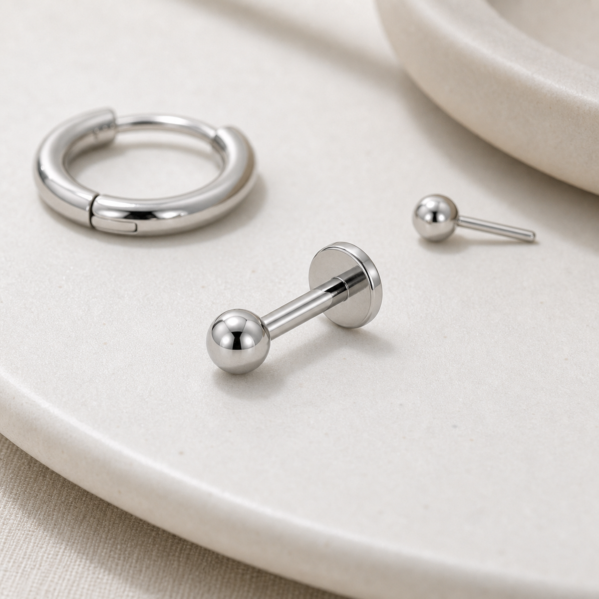 [TOPOSH-LEGACY-LAYOUT-REPAIR-20260717-LEGACY06:TP-FB-IN-SIL-16G8-T4-PLN-1179:06] Ball Titanium Flat Back – Silver | 06_accessory_flatlay