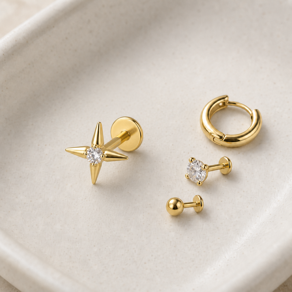 [TOPOSH-LEGACY-LAYOUT-REPAIR-20260717-LEGACY01:TP-FB-TH-GD-16G6-T4-CLCZ-153:06] Star Dangle Clear CZ Titanium Flat Back – Gold | 06_accessory_flatlay