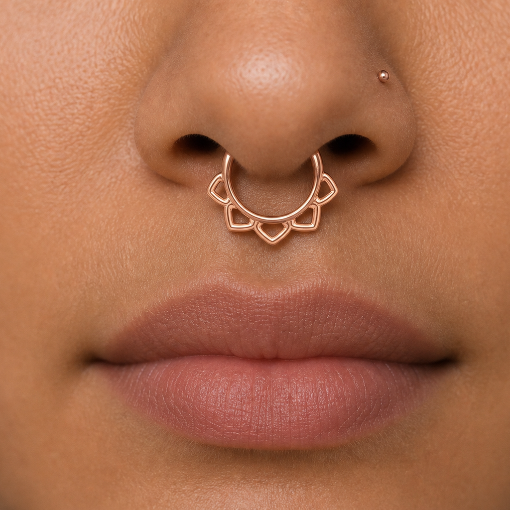 [TOPOSH-ROLE-ORDER-CLEANUP-20260717-BATCH18:TP-SEP-RG-16G6-PLN-010:04] Titanium Septum Ring – Rose Gold | 04_model_asian