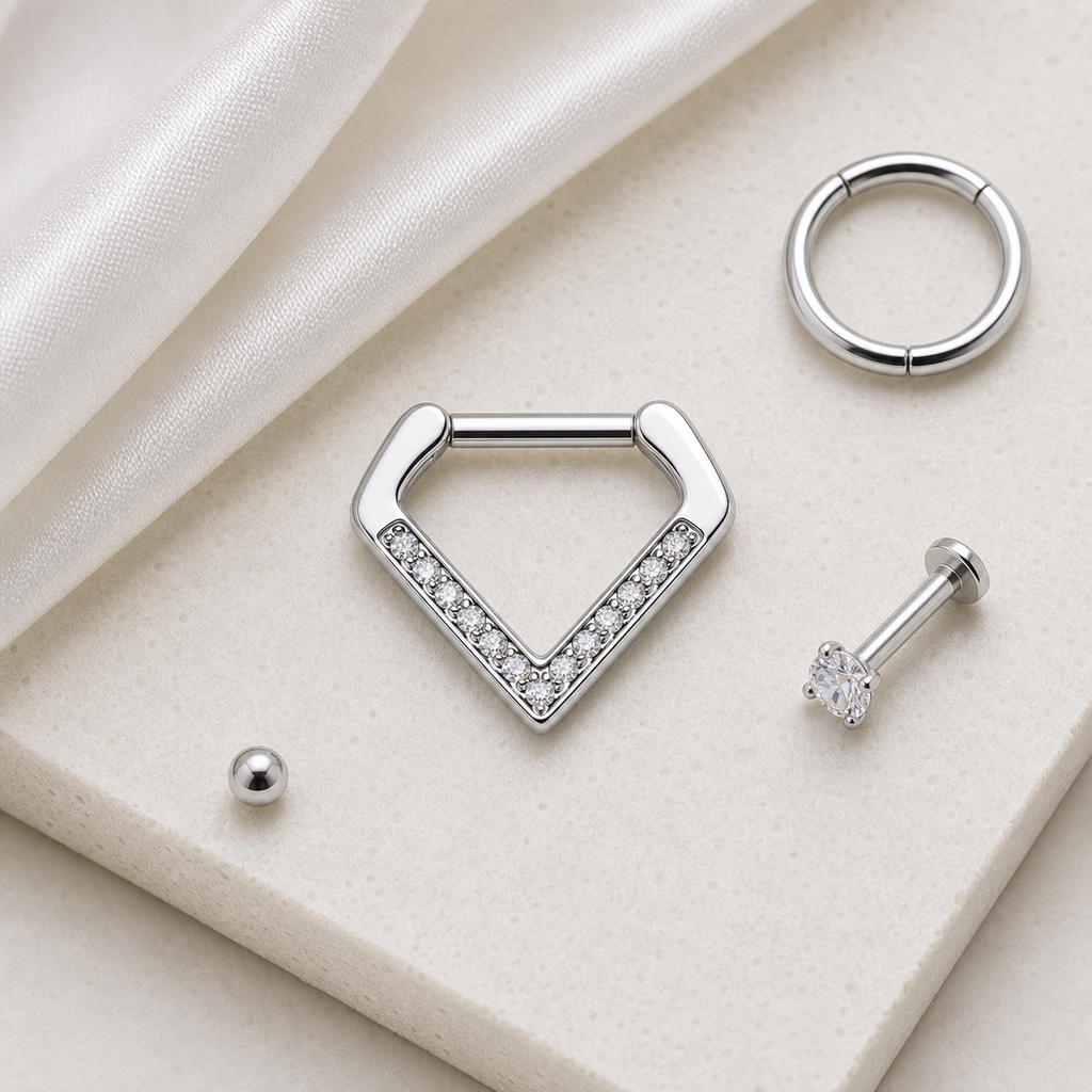 [TOPOSH-ROLE-ORDER-CLEANUP-20260717-BATCH19:TP-SEP-SIL-16G10-CLCZ-007:06] Clear CZ Titanium Septum Ring – Silver | 06_accessory_flatlay