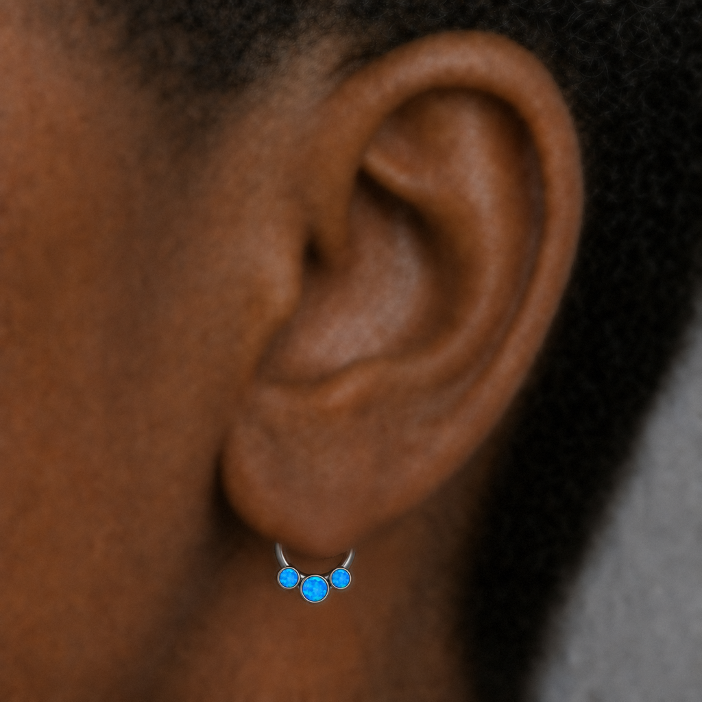 [TOPOSH-ROLE-ORDER-CLEANUP-20260717-BATCH21:TP-SR-CB-SIL-16G8-OP05-001:03] Blue Opal Titanium Segment Ring – Silver | 03_model_black
