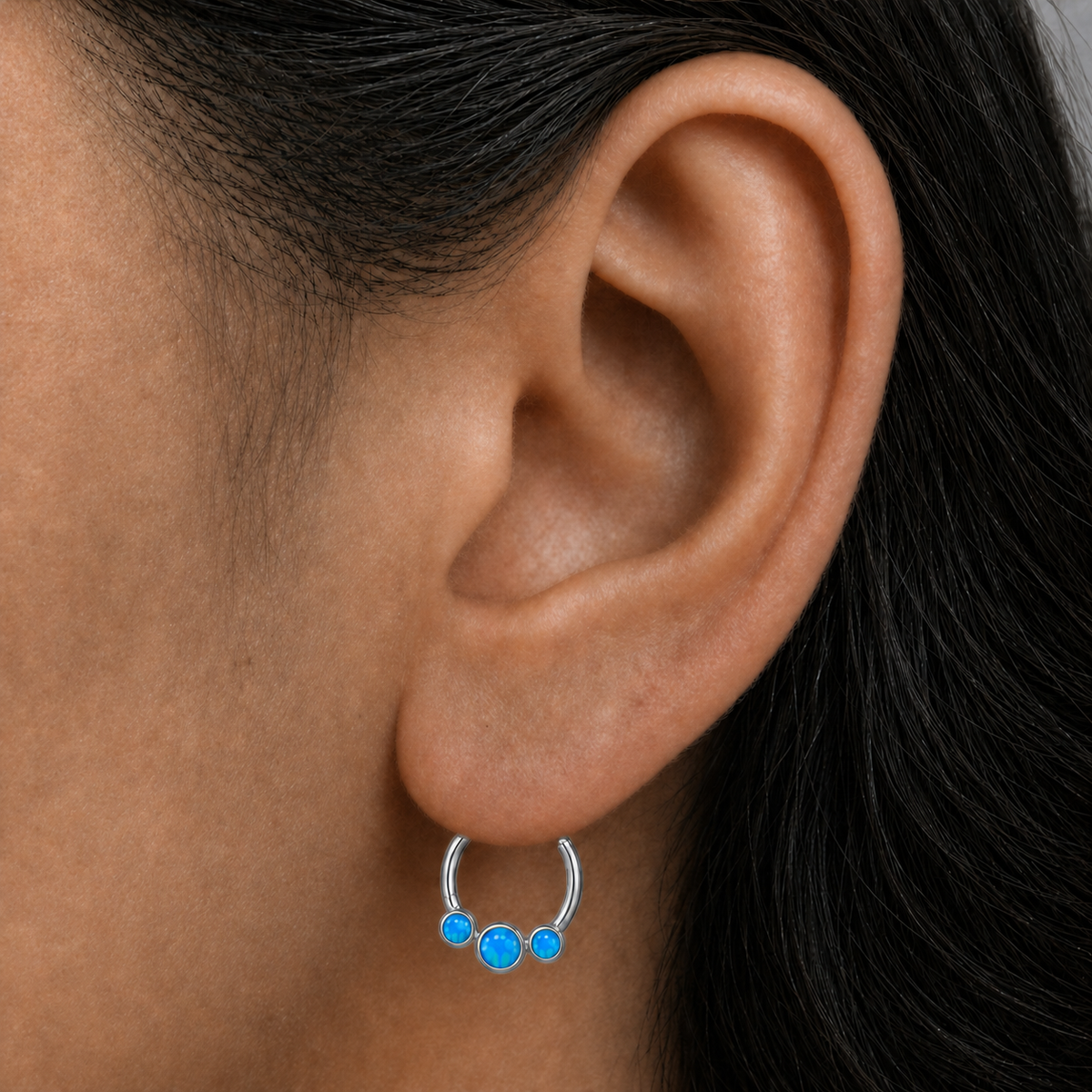[TOPOSH-ROLE-ORDER-CLEANUP-20260717-BATCH21:TP-SR-CB-SIL-16G8-OP05-001:04] Blue Opal Titanium Segment Ring – Silver | 04_model_asian