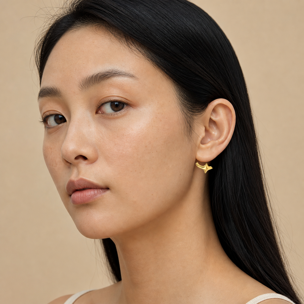 [TOPOSH-ROLE-ORDER-CLEANUP-20260717-BATCH24:TP-SR-GD-16G8-PLN-1645:04] Star Titanium Segment Ring – Gold | 04_model_asian