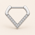 [TOPOSH-ROLE-ORDER-CLEANUP-20260717-BATCH25:TP-SR-SIL-16G10-CLCZ-003:01] V-Set Clear CZ Titanium Segment Ring – Silver | 01_primary_product_bg