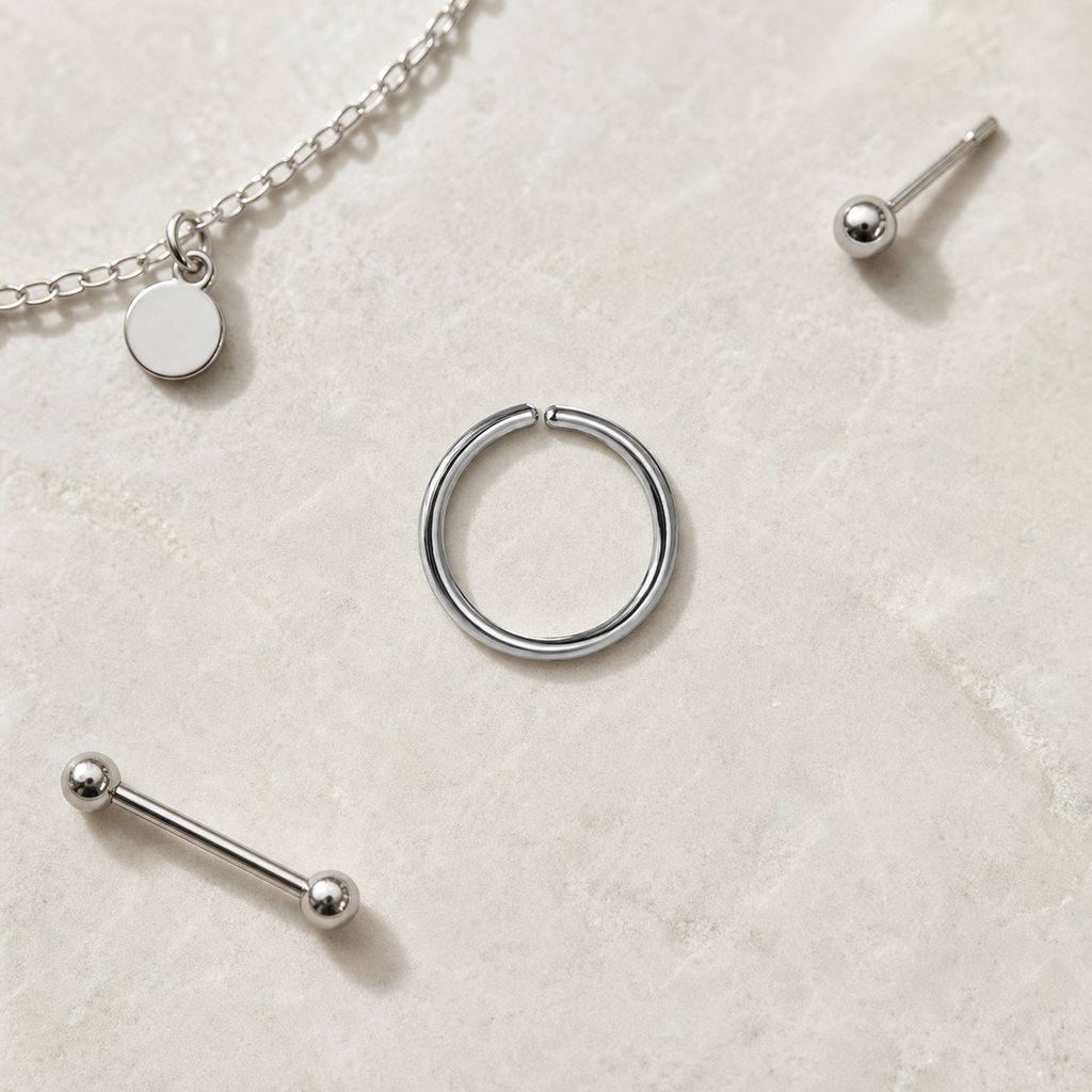 [TOPOSH-RECENT-REPAIR-20260715:TP-HOP-SIL-20G7-PLN-087:06] TP-HOP-SIL-20G7-PLN-087 | 06_accessory_flatlay